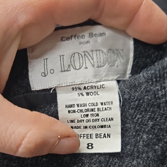 Elegant Women's Black Midi Skirt - Picture 2 of 10